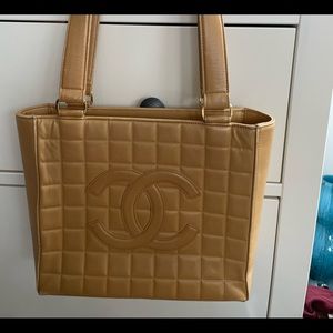 Authentic Chanel Shoulder Bag/Carmel